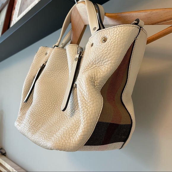 Burberry Bucket Bag Purse White Leather - Picture 2 of 14